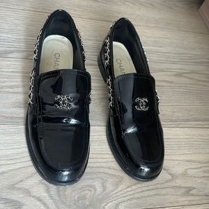 CHANEL Auth rare classic chain loafers. Sz 39